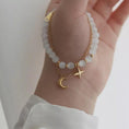 Bild in Galerie-Betrachter laden, Cat Eye Perlenarmband + Armkettchen mit Mond und Stern