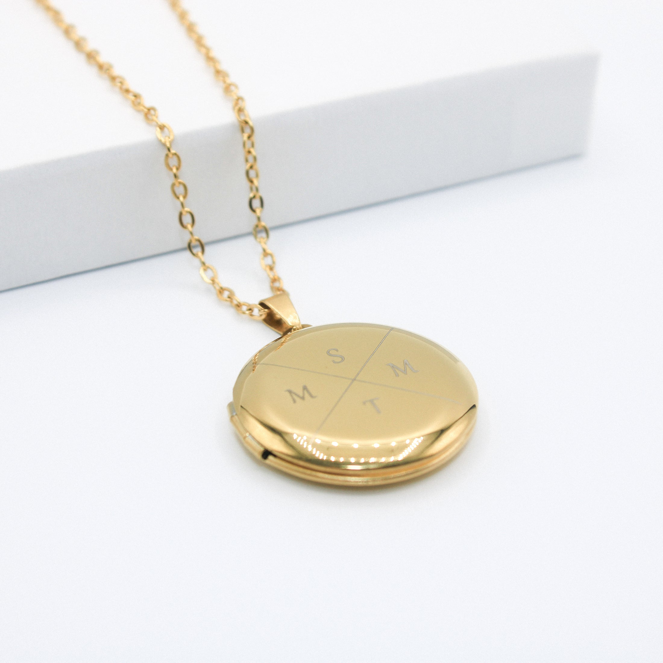 Medaillon Kette | personalisierte Gravur
