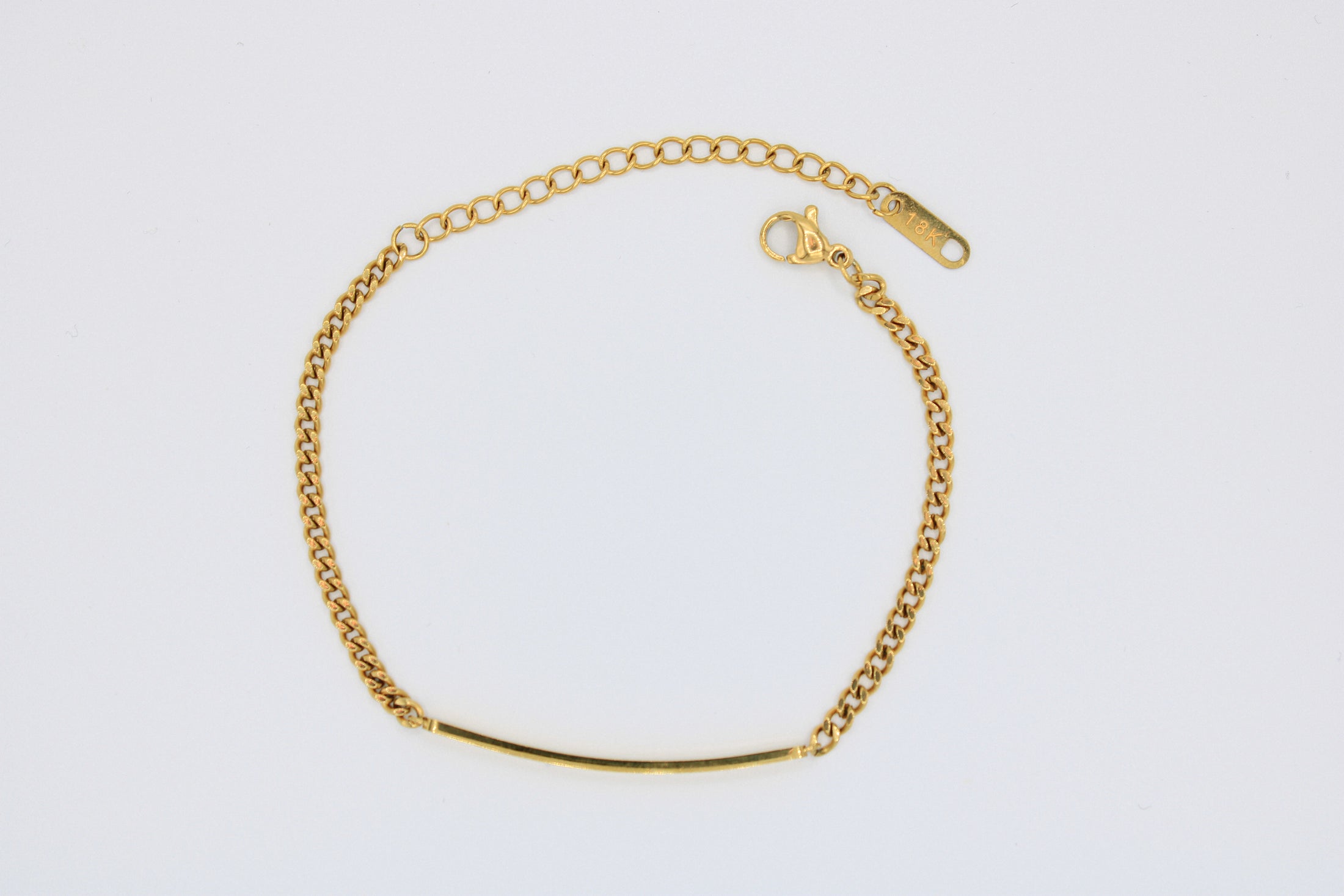 Vergoldetes Armband mit filigranem Plättchen 18 Karat